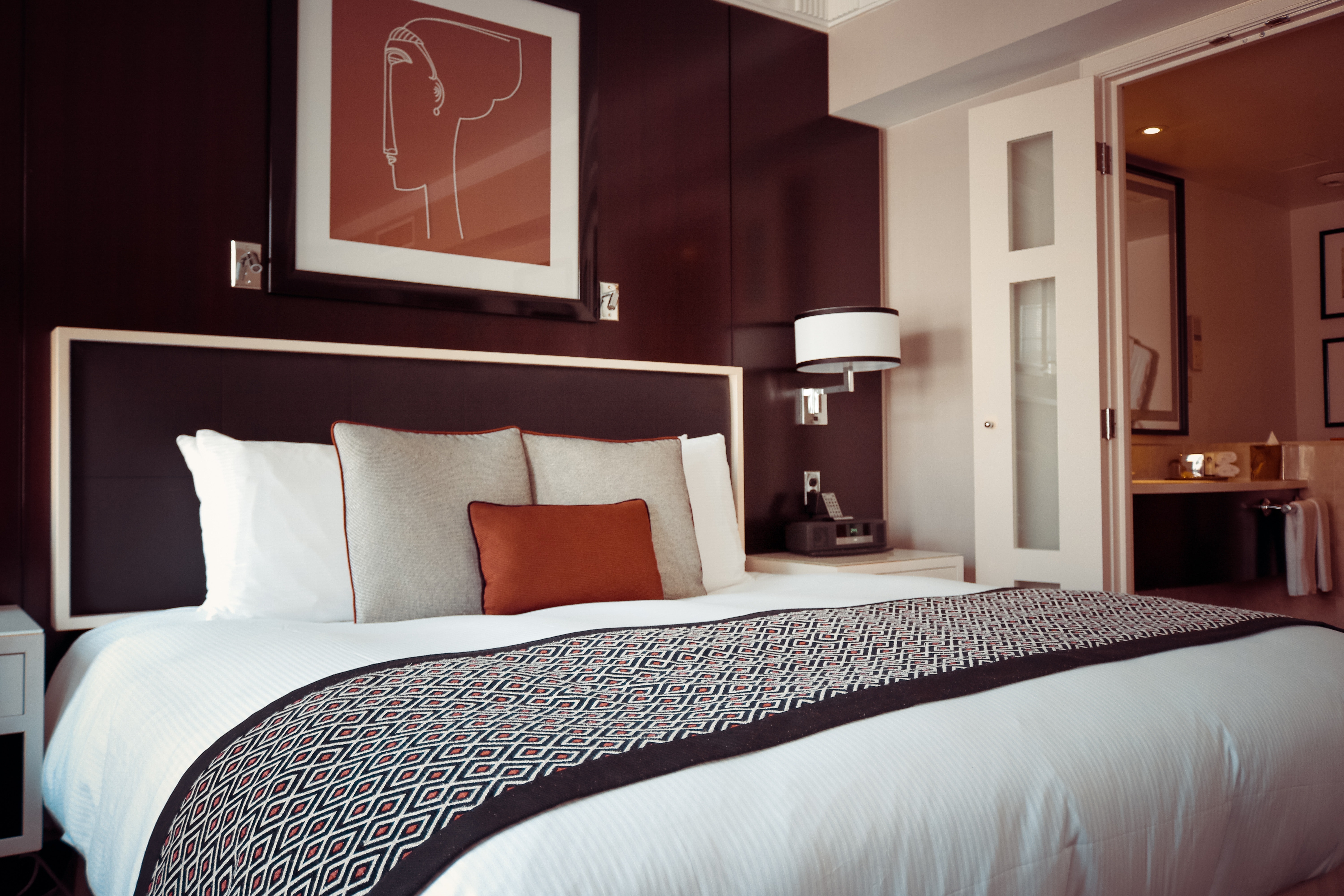 Hotelzimmermöbel – So wählen Sie ein Doppelbett aus
