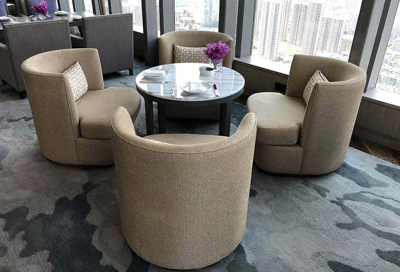 Kommerzielle Hotel-Restaurant-Möbel-Sets Standbestuhlung Moderne Luxus-Tische und Stühle für Cafés und Restaurants